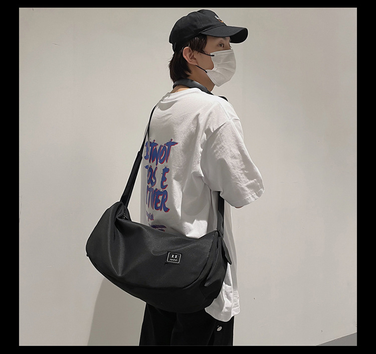 創意小物館 防潑水運動單肩包 黑色