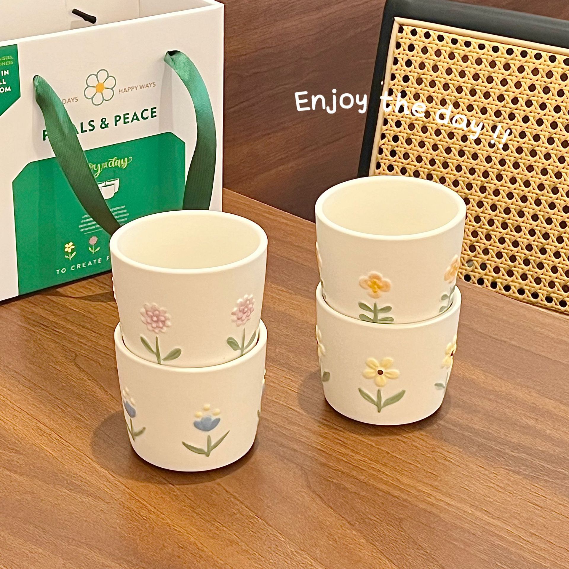 【9/17~10/31秋季85折優惠】家居生活雜貨舖 浮雕花卉手握杯禮盒組