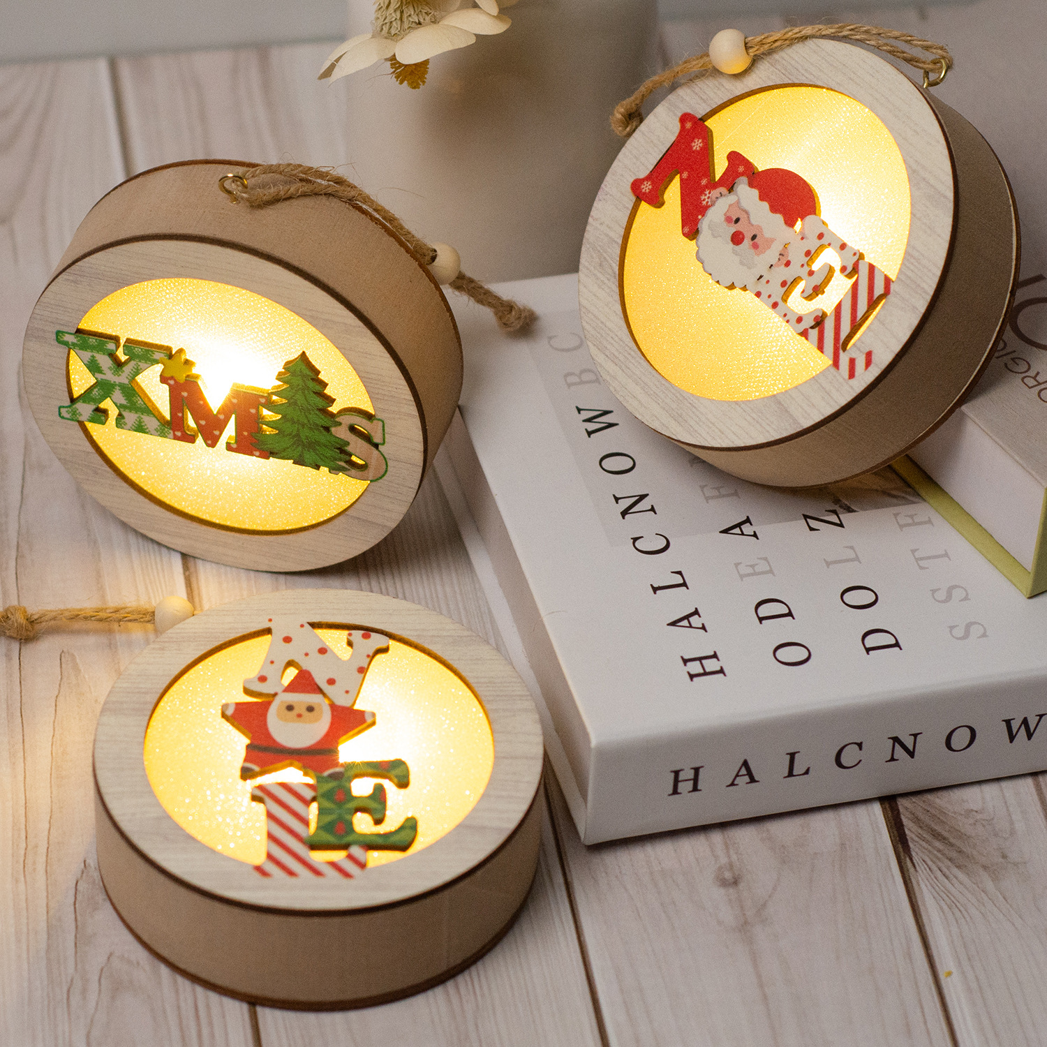 【11/4~12/31聖誕商品B2B優惠】家居生活雜貨舖 聖誕發光木質小掛燈 B款