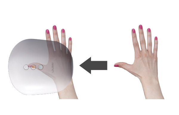 除了原本的使用方式 你也可以將拇指、虎口轉向，集中按摩拇指 氣壓袋可以緩解手部僵硬， 對局部指壓有明顯效果！