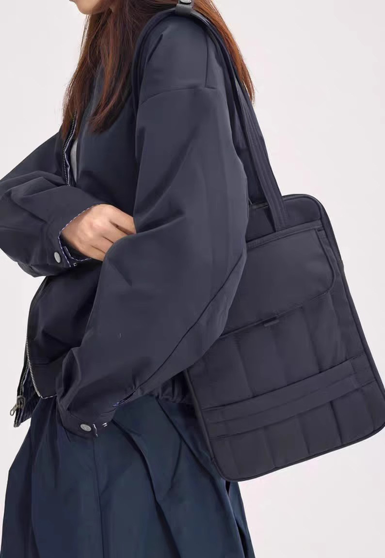 【1/2~8/31冬日特惠85折】家居生活雜貨舖 多用途單肩電腦托特包 灰色