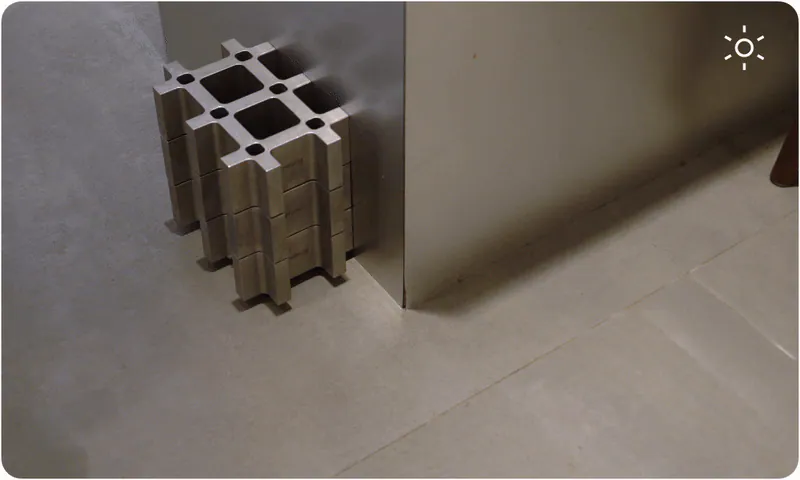 井井傘座擁有可動態調整的收納力，晴天時如同積木一般堆疊，即可將佔用的平面空間最小化，

雨天時改以平面排列，即可立刻將收納空間解壓縮，完美滿足雨具收納的彈性需求。