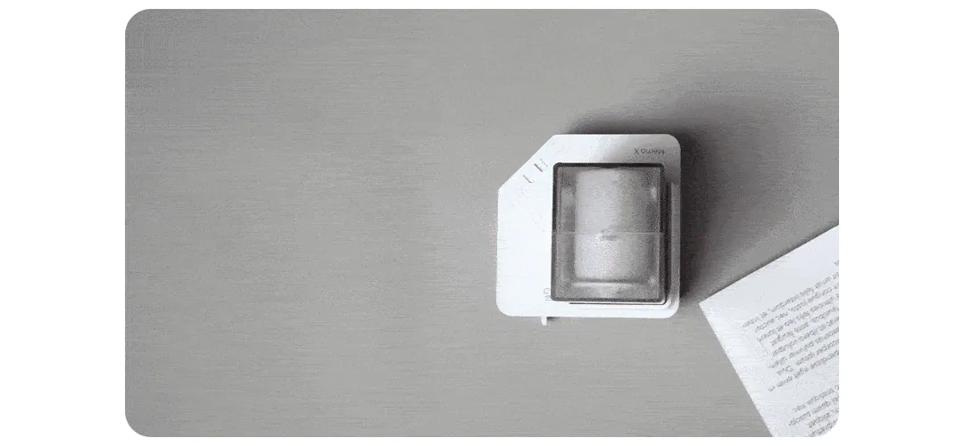 單手按壓，便利貼輕鬆自造

紙張放入便利自造機中，向下按壓，喀嚓、喀嚓！


一張便利貼輕鬆出爐，隨手創造可黏貼的便條就是這麼簡單！