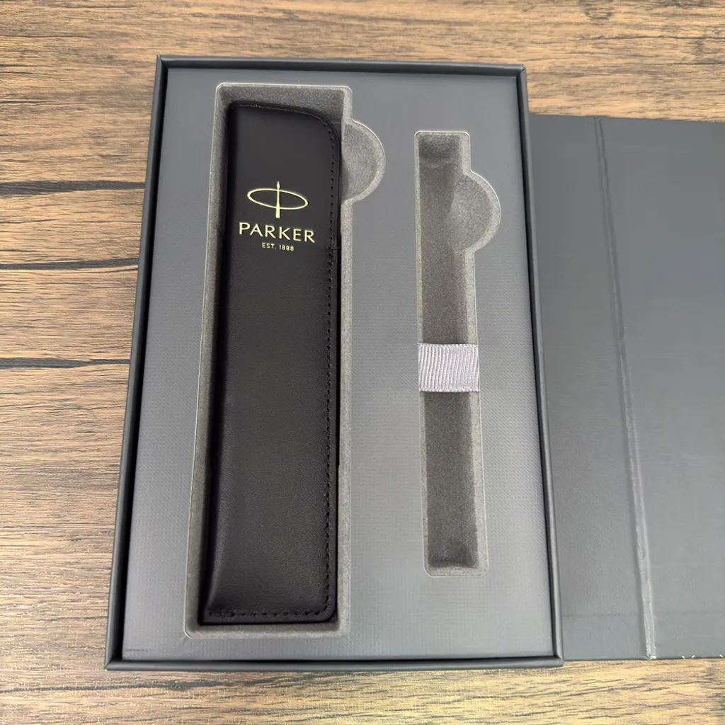 PARKER派克 威雅XL系列 原野綠（限定）鋼珠筆 真皮筆套組