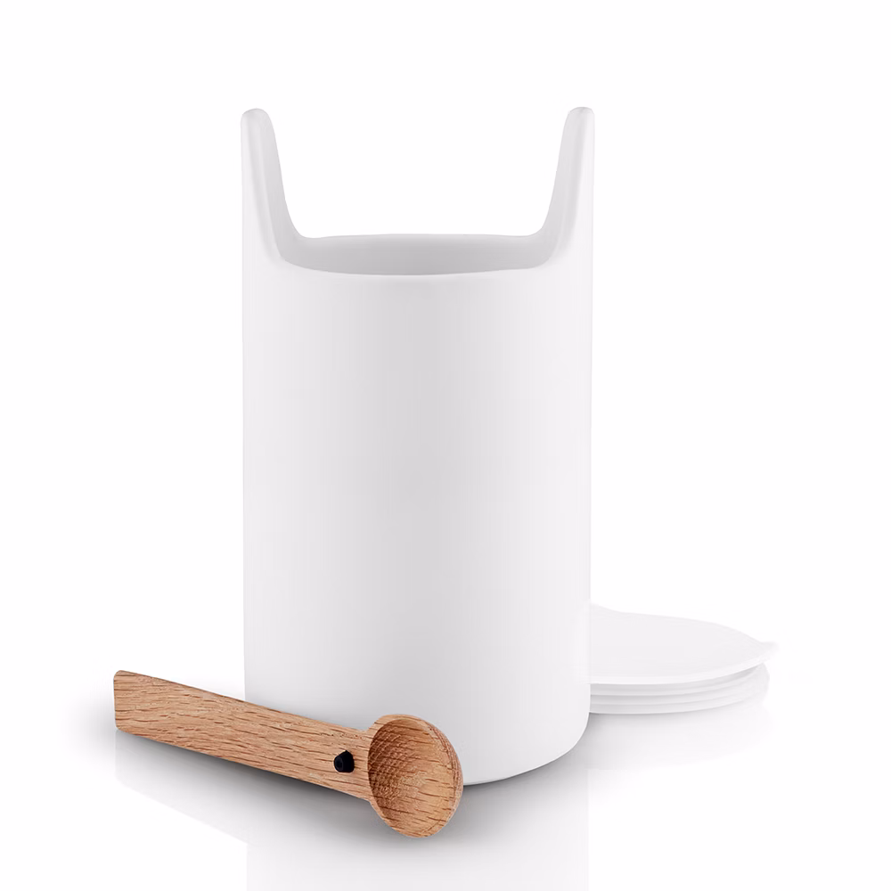 筒身可用洗碗機清洗，而勺子只需要用濕布擦拭即可。

建議定期上油以保養橡木。

如果隨著時間的推移感覺木材變得粗糙，可以使用非常細的砂紙打磨乾燥的表面。